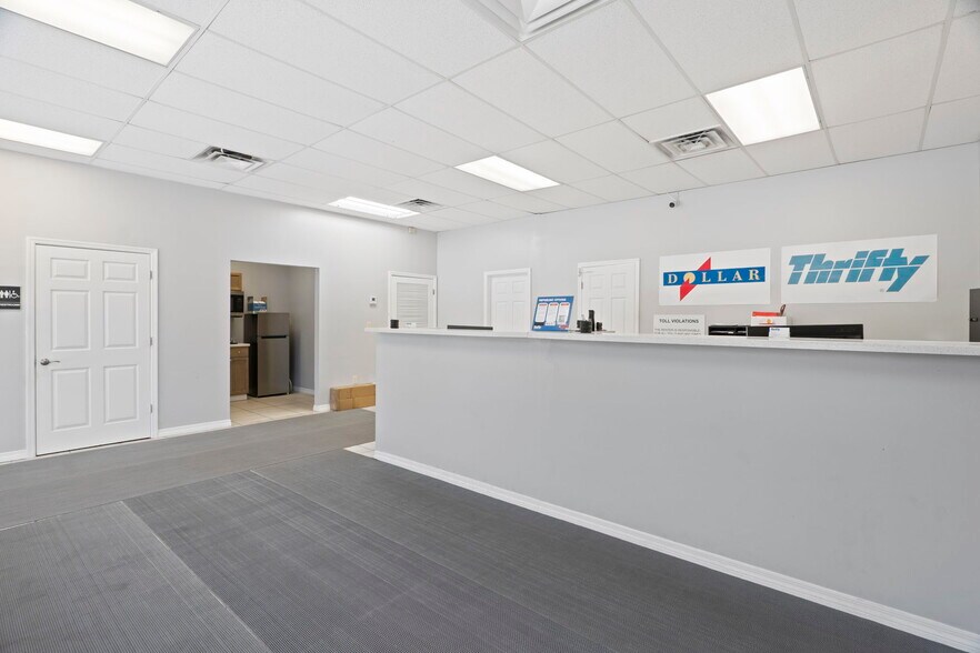 More Photos Of 665 S Babcock St, Melbourne Auto Repair For Sale