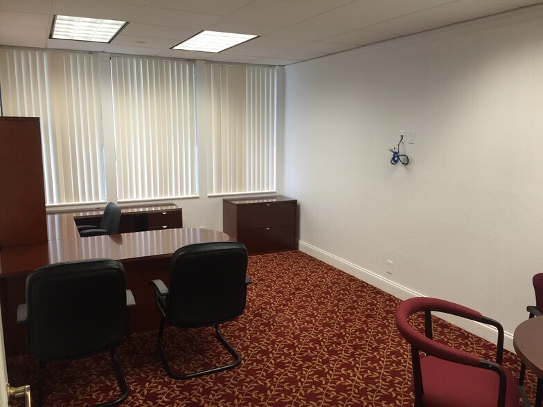 More Photos Of 2295 NW Corporate Blvd, Boca Raton Office Residential For Lease