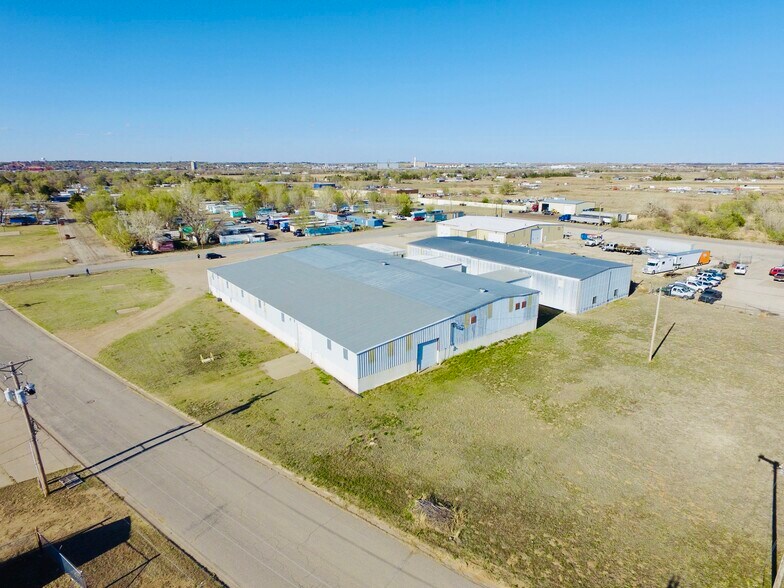 More Photos Of 1304 Rath Ave, Dodge City Distribution For Sale