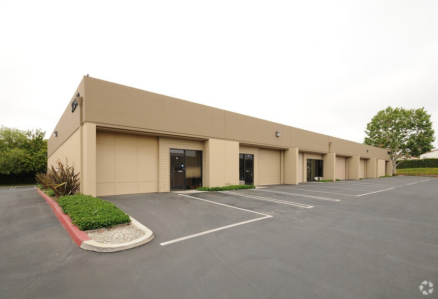 Primary Photo Of 23342 Peralta Dr, Laguna Hills Warehouse For Lease