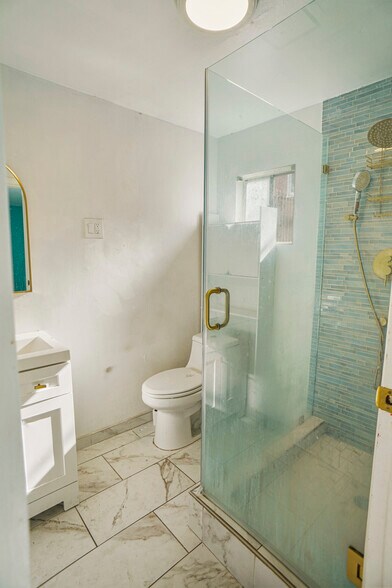 More Photos Of 5552 Barton Ave, Los Angeles Land For Sale