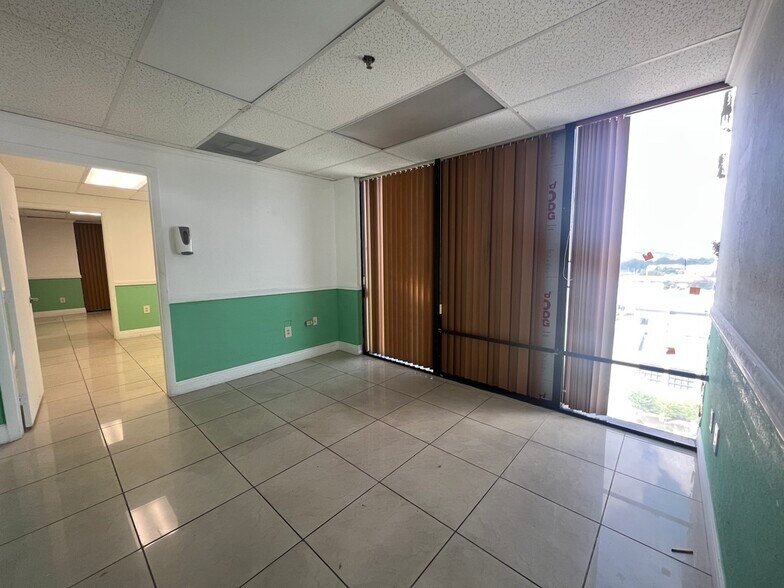 More Photos Of 4445 W 16th Ave, Hialeah Office Residential For Lease