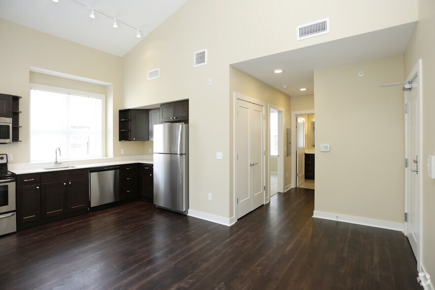 More Photos Of 1059 Wealthy St SE, Grand Rapids Apartments For Lease