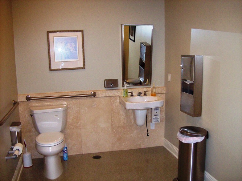 More Photos Of 1100 Plantation Island Dr, Saint Augustine Medical For Lease