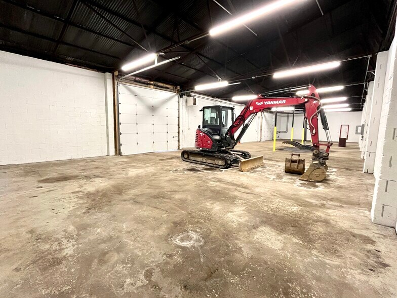 More Photos Of 1819 Lemoyne Ave, Syracuse Manufacturing For Lease