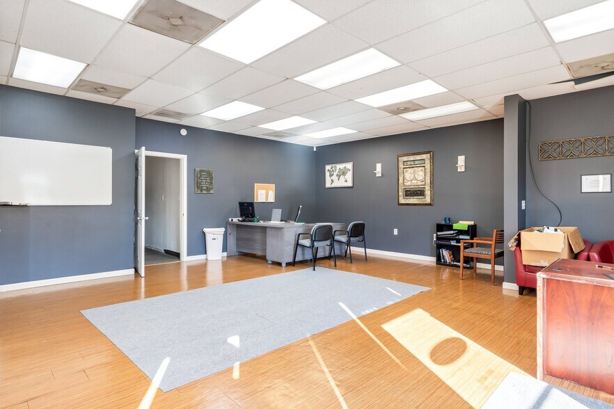 More Photos Of 516-522 Benham St, Bonne Terre Office For Lease