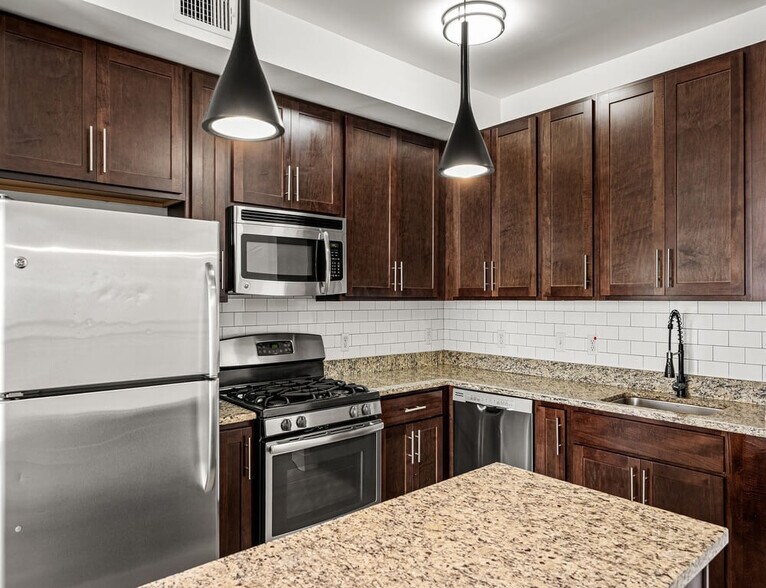More Photos Of 121 Towne St, Stamford Apartments For Lease