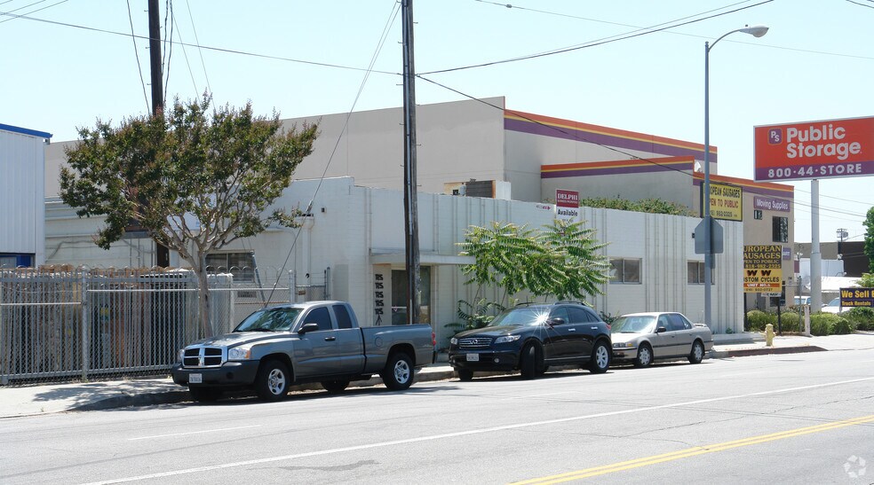 More Photos Of 12926 Saticoy St, North Hollywood Warehouse For Lease