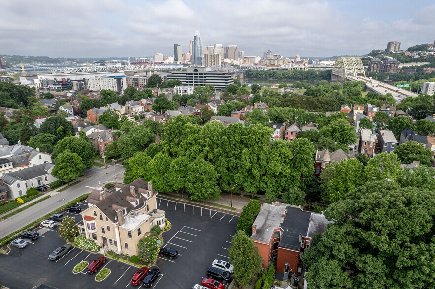 More Photos Of 401 Park Ave, Newport Office For Sale