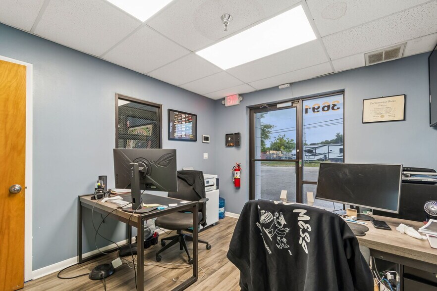 More Photos Of 3667-3691 46th Ave N, Saint Petersburg Warehouse For Sale