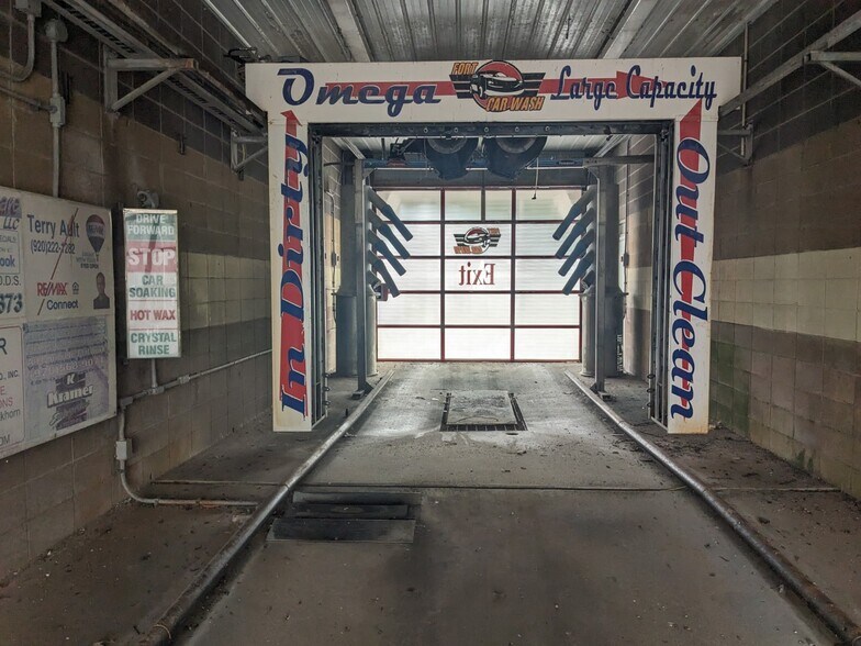 More Photos Of 1200 Janesville Ave, Fort Atkinson Carwash For Sale