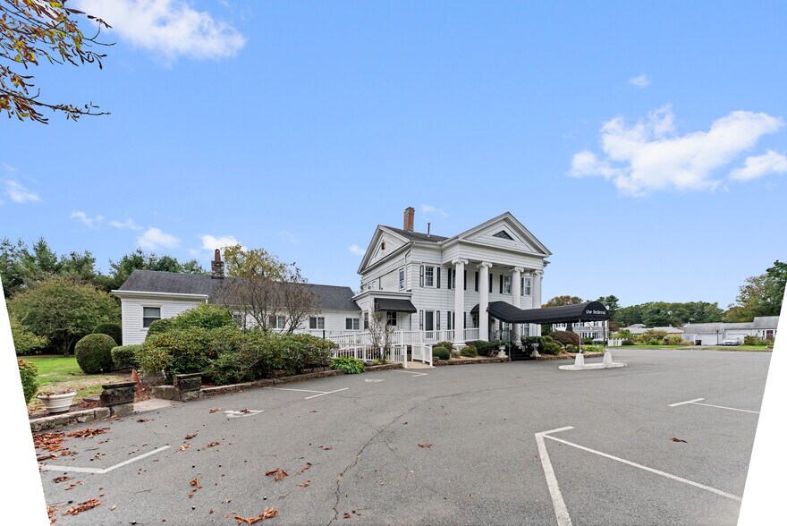 More Photos Of 135 Cooper St, Agawam Specialty For Sale