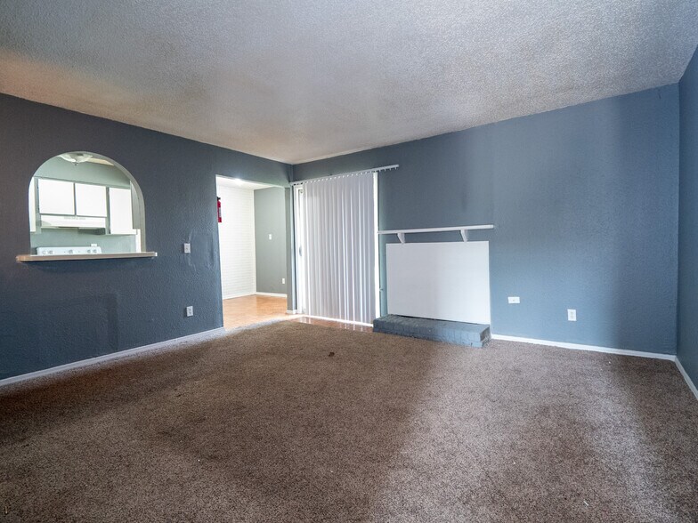 More Photos Of 5924 NW 10th St, Oklahoma City Apartments For Sale