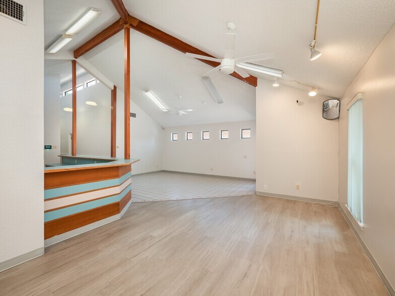 More Photos Of 4409 Menchaca Rd, Austin Medical For Sale