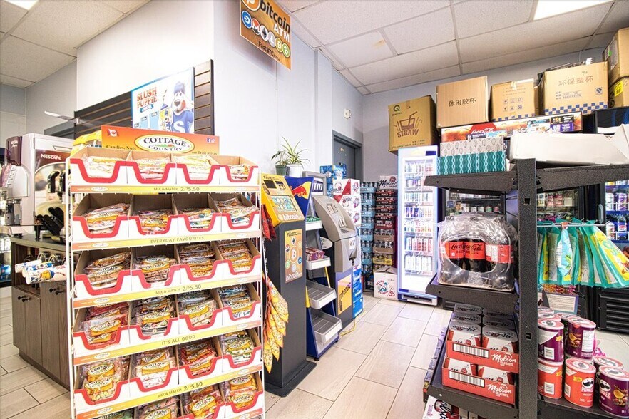 More Photos Of 410 Queen St, Chatham Service Station For Sale