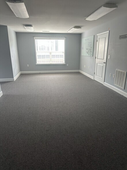 More Photos Of 405-407 Parker Ivey Dr, Greenville Medical For Lease