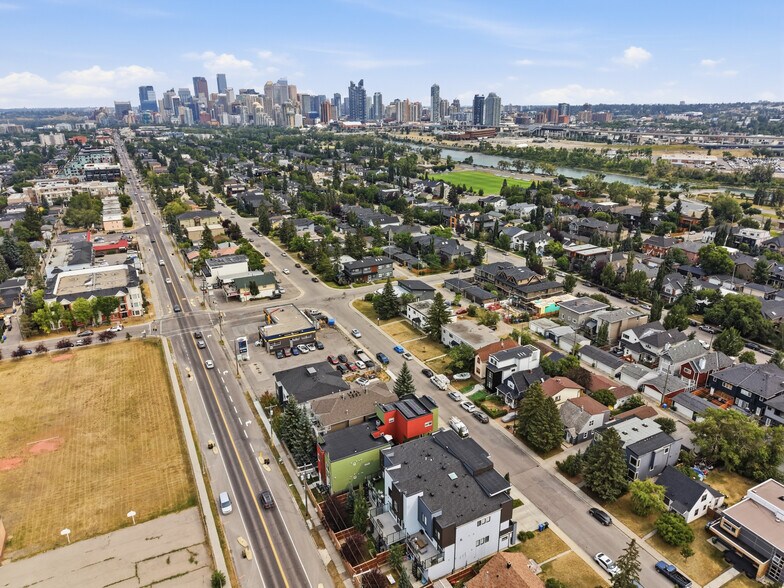 More Photos Of 2226 Westmount Rd NW, Calgary Apartments For Sale