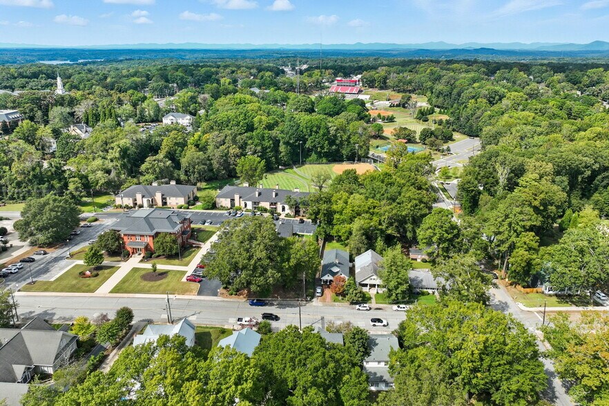More Photos Of 610 Candler St, Gainesville Medical For Sale