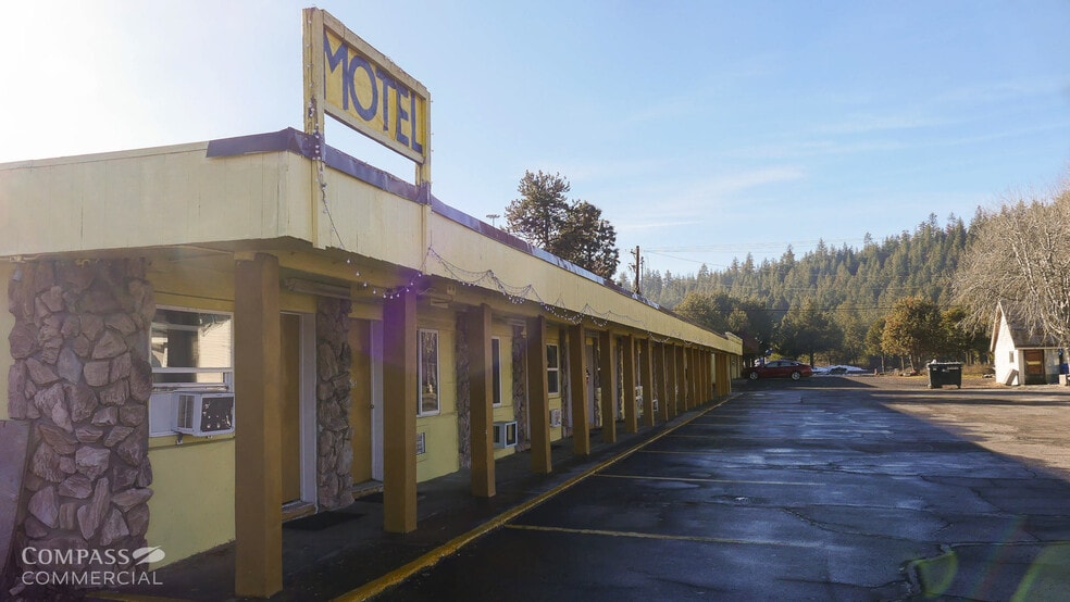 More Photos Of 109480 Highway 97 N, Chemult Hotel For Sale