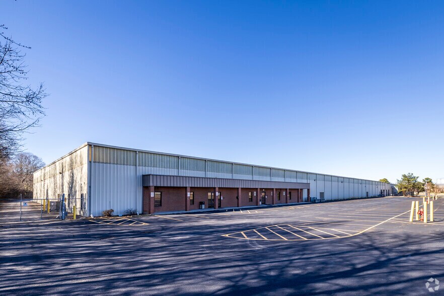 More Photos Of 607 Meacham Rd, Statesville Manufacturing For Lease