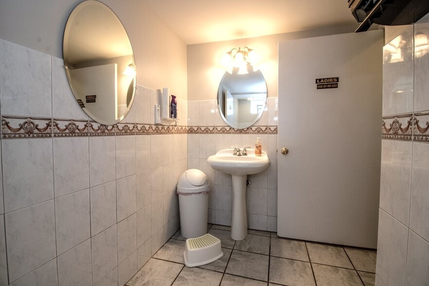 More Photos Of 207 N Prettyman St, Knox Religious Facility For Sale