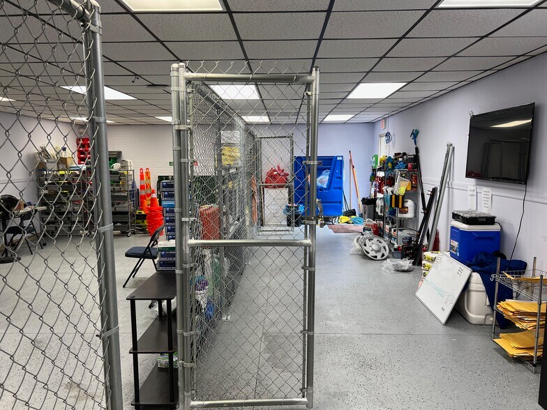 More Photos Of 12200 Us Highway 19, Hudson Bank For Lease