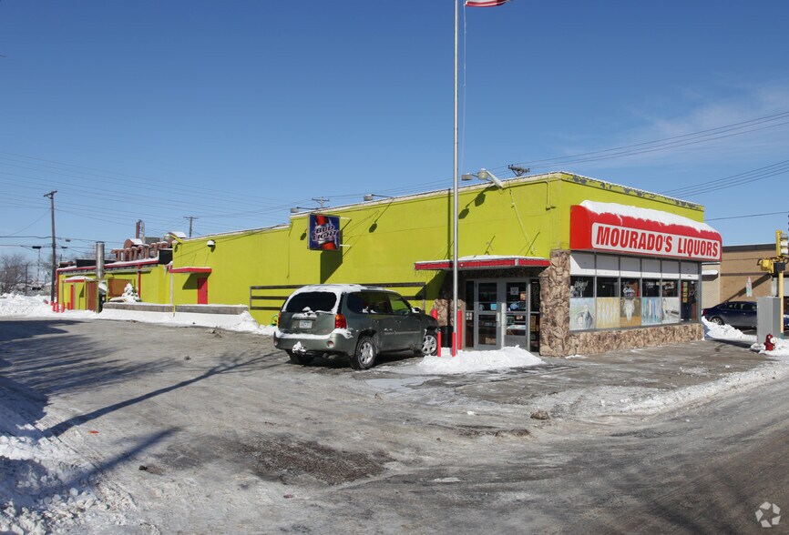 Primary Photo Of 2426 2nd St NE, Minneapolis Freestanding For Sale