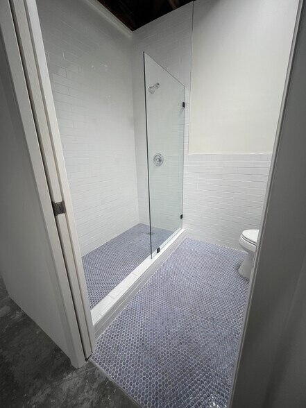 More Photos Of 123 E C St, Wilmington Warehouse For Sale