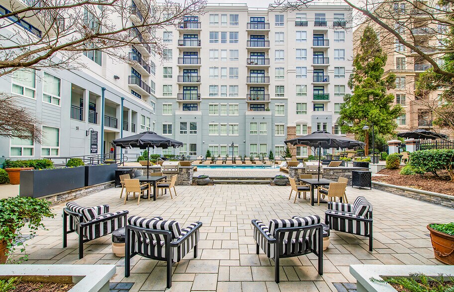 More Photos Of 120 N Cedar St, Charlotte Apartments For Lease