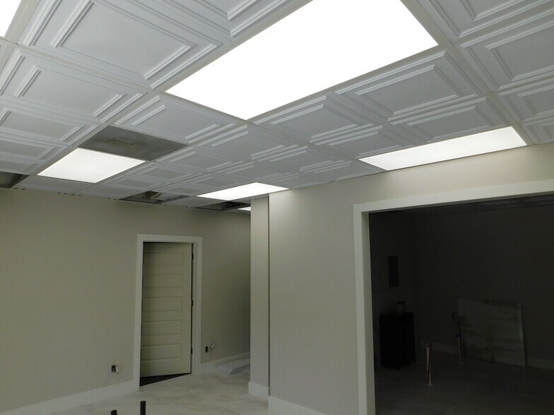 More Photos Of 120 E Pine St, Lakeland Office For Lease