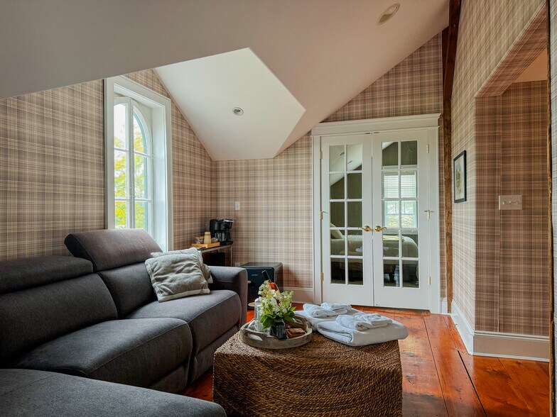 More Photos Of 967 McAfee Glenwood Rd, Glenwood Hotel For Sale