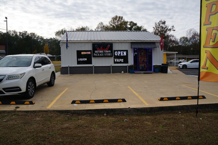 More Photos Of 33922 US Highway 280, Childersburg General Retail For Sale