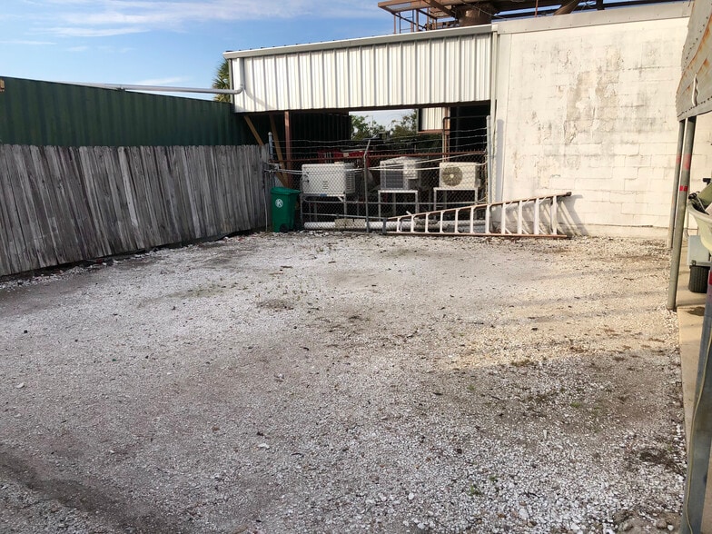 More Photos Of 2641 Delaware Ave, Kenner Service For Lease