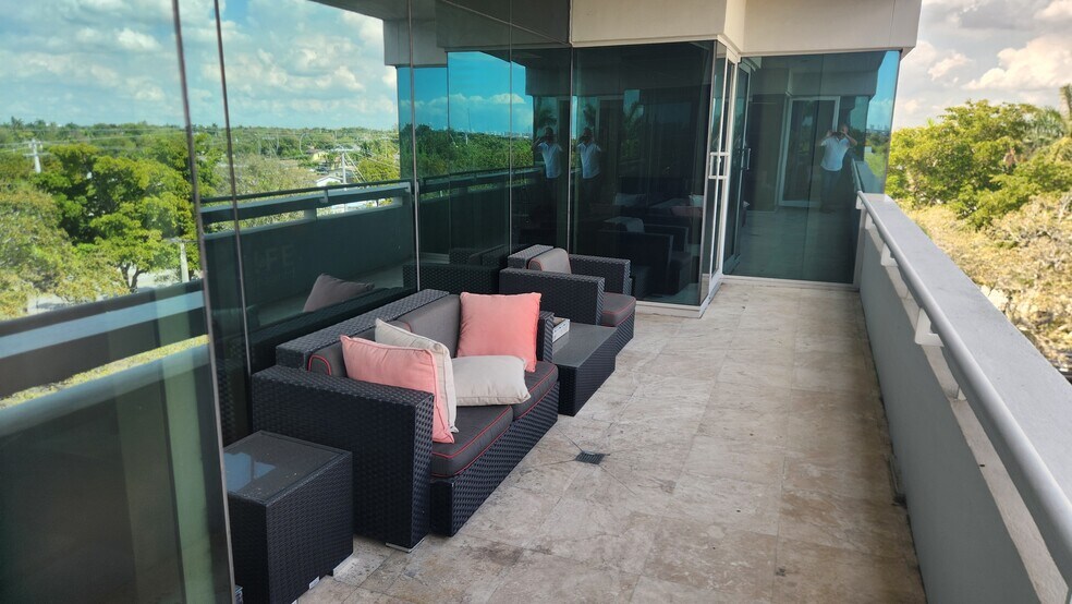 More Photos Of 1111 Park Centre Blvd, Miami Gardens Office Residential For Lease