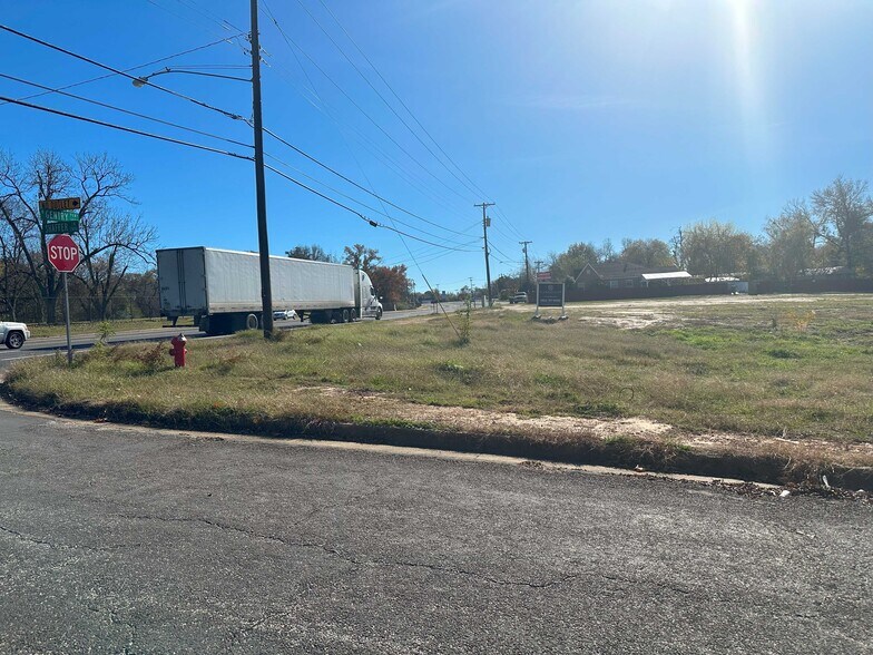 More Photos Of 3020 W Gentry Pky, Tyler Land For Sale
