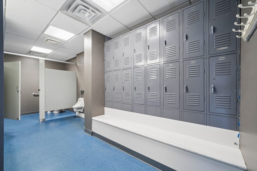 More Photos Of 4491 School Rd S, Export Freestanding For Sale