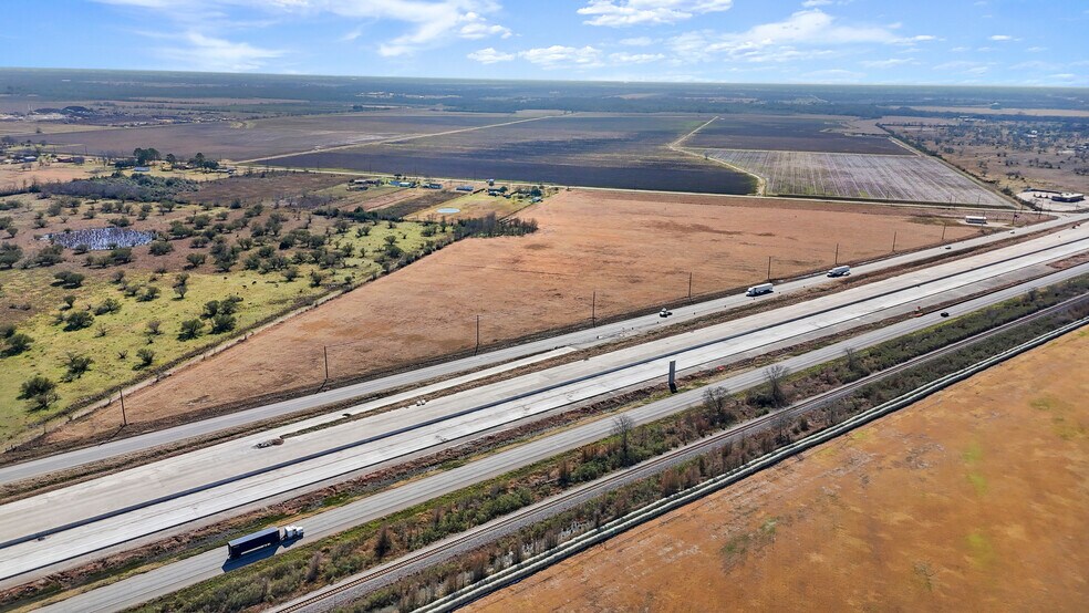 More Photos Of US Highway 59 @ Between CR 221 and CR 116, Hungerford Land For Sale
