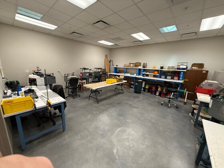 More Photos Of 12875 S Minuteman Dr, Draper Light Manufacturing For Lease