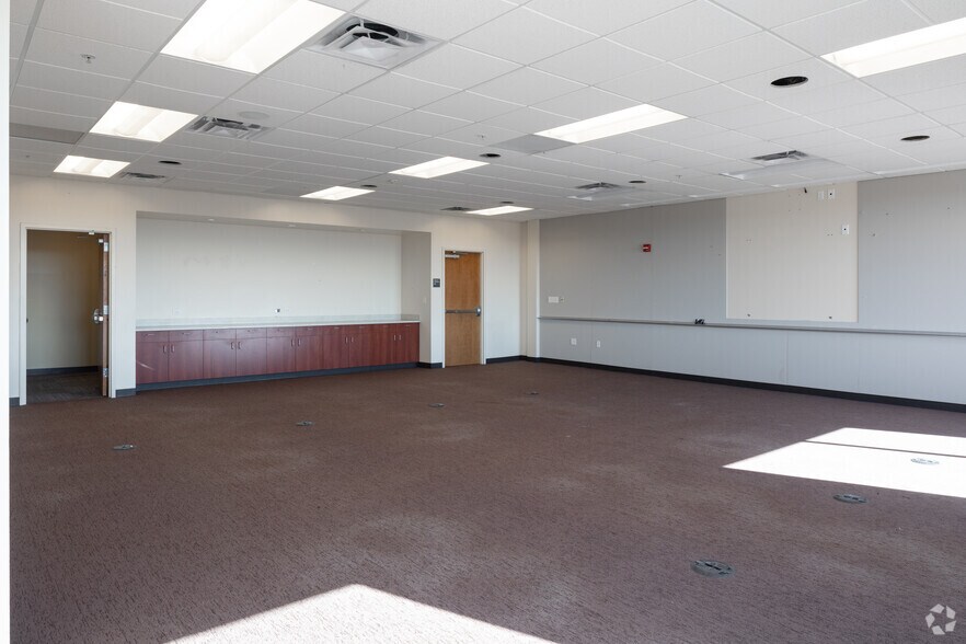 More Photos Of 7901 E Lowry Blvd, Denver Office For Sale