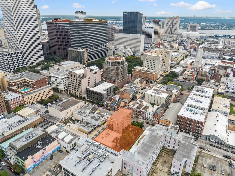 More Photos Of 703 Carondelet St, New Orleans Apartments For Sale