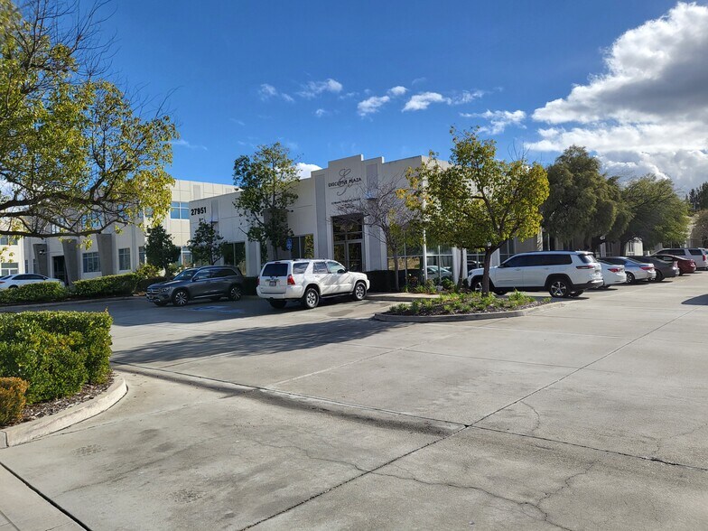 More Photos Of 27951 Smyth Dr, Valencia Office For Sale