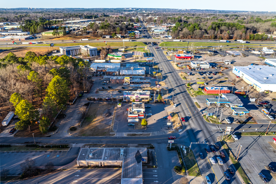 More Photos Of 8108 Geyer Springs Rd, Little Rock Freestanding For Sale