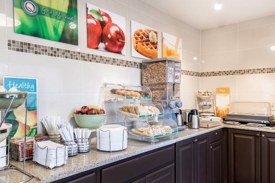 More Photos Of 110 Ville Dr, Boulder City Hotel For Sale