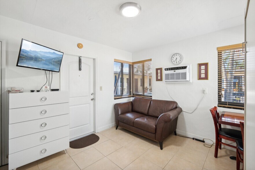 More Photos Of 1201 S Federal Hwy, Hollywood Hotel For Sale