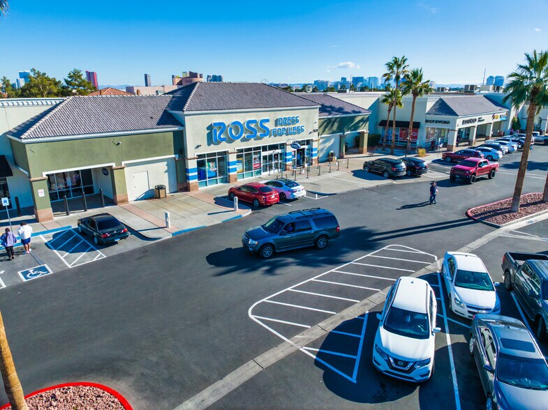 More Photos Of 4604-4798 W Sahara Ave, Las Vegas Unknown For Lease