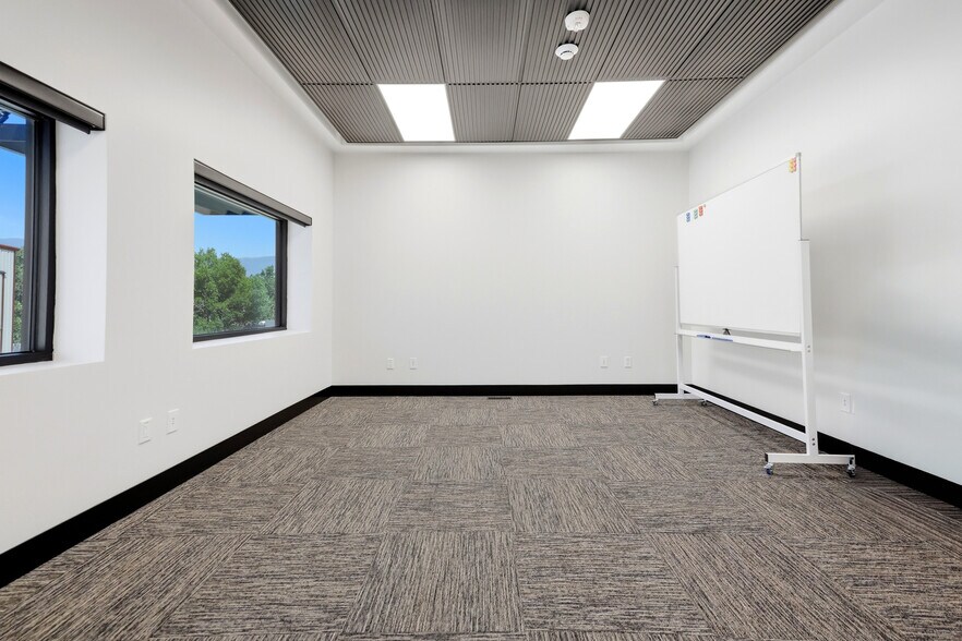 More Photos Of 1630 W 2225 S, Woods Cross Airplane Hangar For Lease