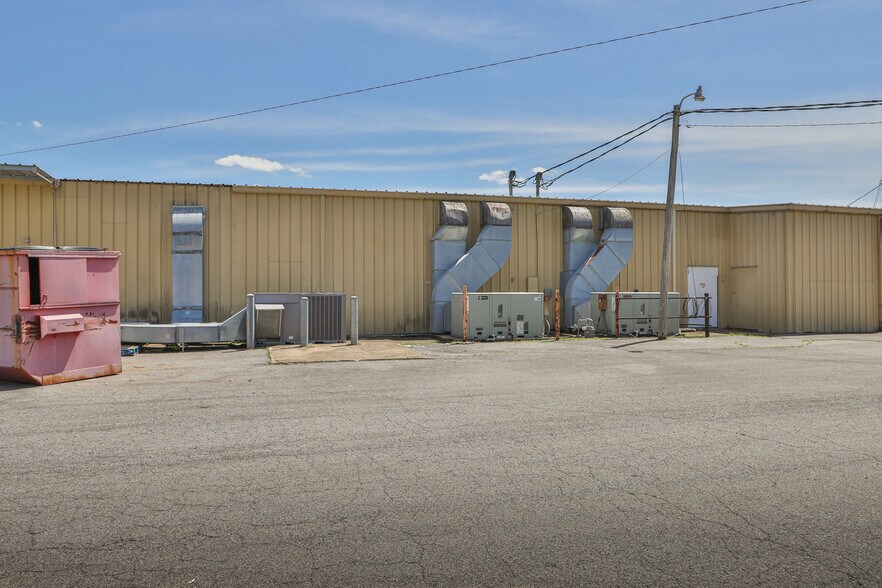 More Photos Of 8718 Highway 22, Dresden Storefront For Sale