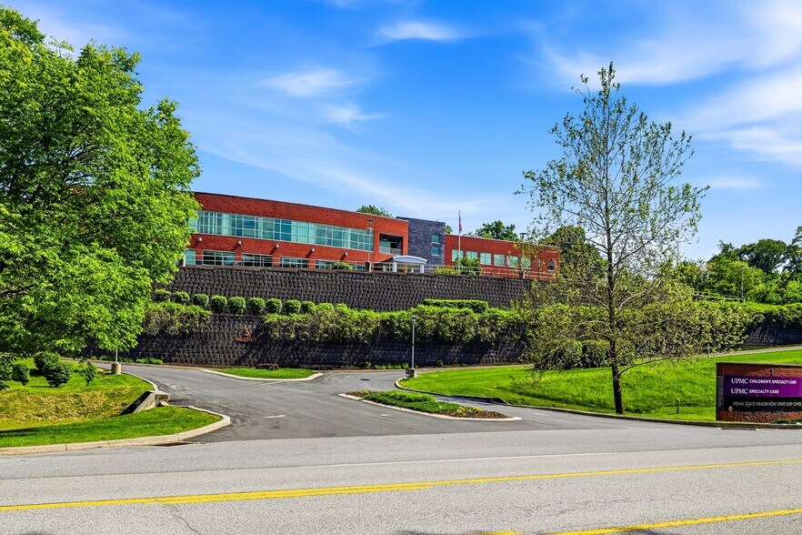 More Photos Of 3 Walnut St, Lemoyne Medical For Lease