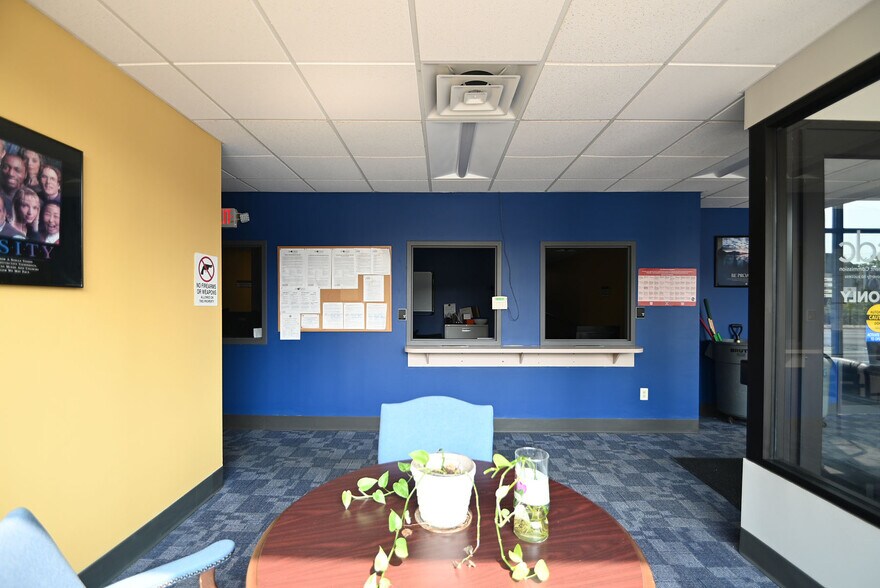 More Photos Of 1730 W North Ave, Milwaukee Medical For Sale