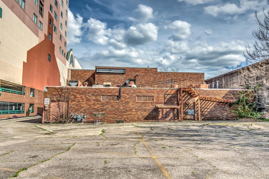 More Photos Of 15 7th St, Augusta Restaurant For Sale